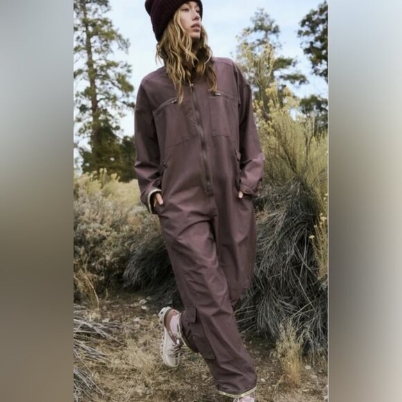 NWT Free People Movement Mesmerize Me One Piece Jumpsuit Sz S Driftwood Stone - Picture 1 of 9